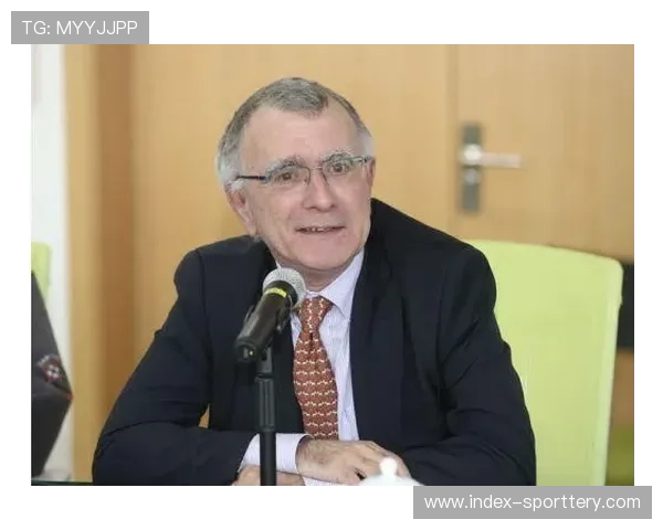 《海南自由贸易港封关百问》中、英文版新书出版座谈会在京举行