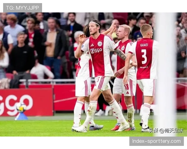 战术板：狼队迎战布伦特福德，预计延续三中卫与灵活人盯人结合体系